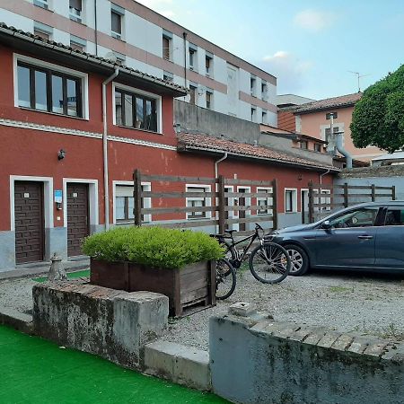 Albergue La Casona Del Peregrino يانس المظهر الخارجي الصورة